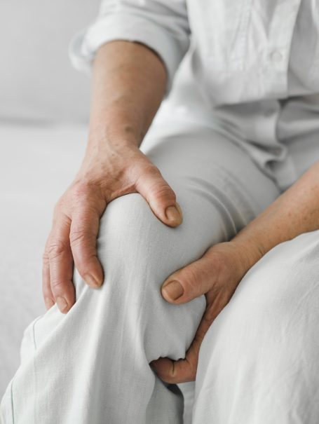 knee pain injections poulton